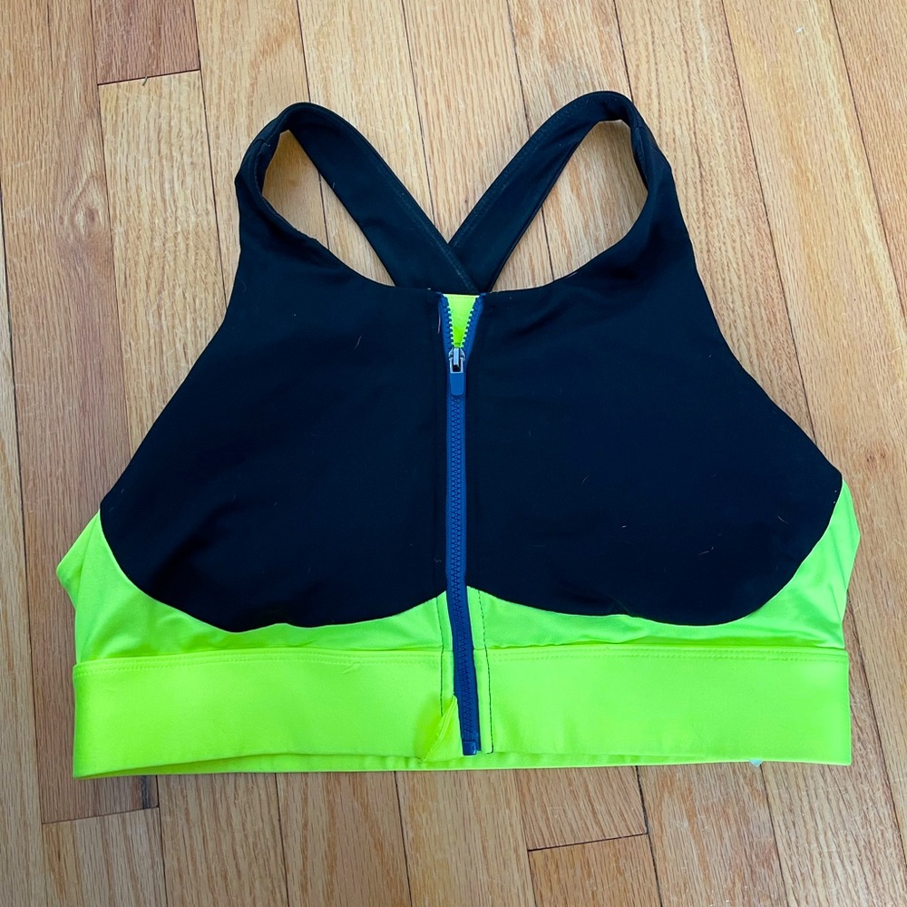 Fabletics front closure sports Bra